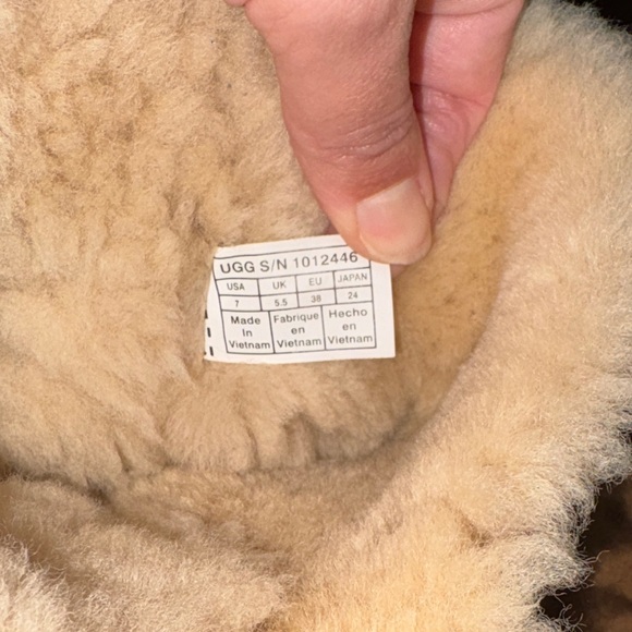 UGG Chestnut Sheepskin Boots - Picture 5 of 6